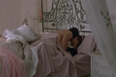 Дженнифер Энистон в роли горничной спит с боссом